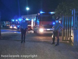 Montefiascone - In fiamme capannone per la rimessa dei mezzi di Viterbo ambiente