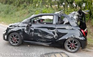 Scontro tra tre auto sulla Cassia, un ferito grave