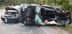 Scontro tra tre auto sulla Cassia, un ferito grave