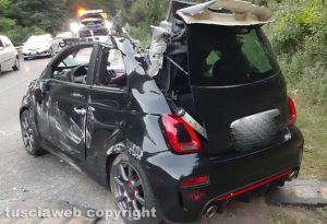 Scontro tra tre auto sulla Cassia, un ferito grave
