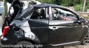 Scontro tra tre auto sulla Cassia, un ferito grave
