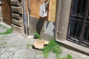 Viterbo - Incuria in centro