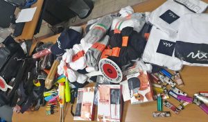 Il materiale sequestrato dalla polizia locale di Sutri