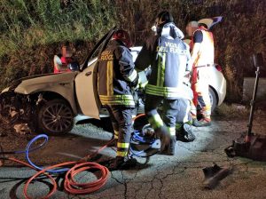 Corchiano - Auto va sbattere su un muretto 