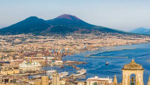 Napoli, veduta sul Vesuvio