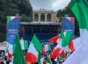 Roma - La manifestazione di FdI in piazza del Popolo