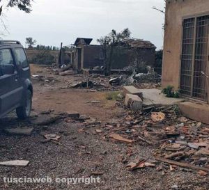 Viterbo - I danni della tromba d'aria in strada Rinaldone - Foto inviate da una lettrice