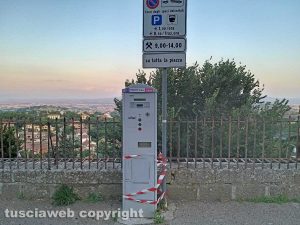 Montefiascone - Il parchimetro scassinato a piazzale Mauri
