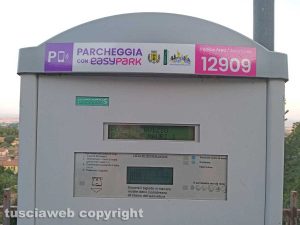 Montefiascone - Il parchimetro scassinato a piazzale Mauri