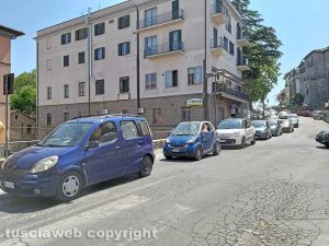 Montefiascone - L'incidente in via Dante Alighieri - Il traffico in tilt