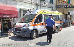 Montefiascone - L'incidente in via Dante Alighieri - L'intervento dei carabinieri e del 118