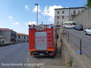 Montefiascone - Anziana cade in casa - L'intervento dei vigili del fuoco e del 118