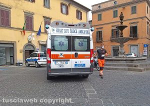 Montefiascone - Anziana cade in piazza Vittorio Emanuele - L'intervento del 118