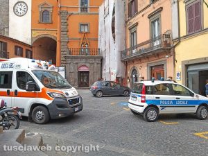 Montefiascone - Anziana cade in piazza Vittorio Emanuele - L'intervento del 118