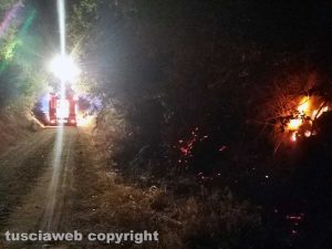 Montefiascone - L'incendio in via Carpine