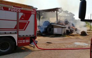 Soriano - Località Sant'Eutizio - Capannone in fiamme