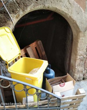 Vignanello - Degrado al centro storico e in piazza della Repubblica