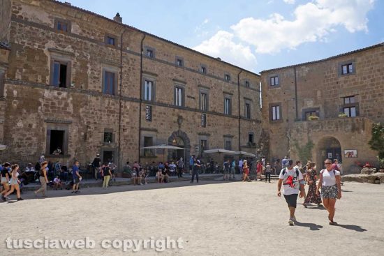 Civita di Bagnoregio - Turisti