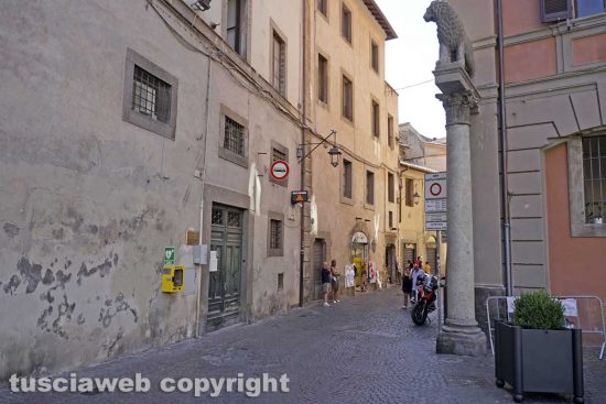Viterbo - Le colonne d'Ercole della città dei papi