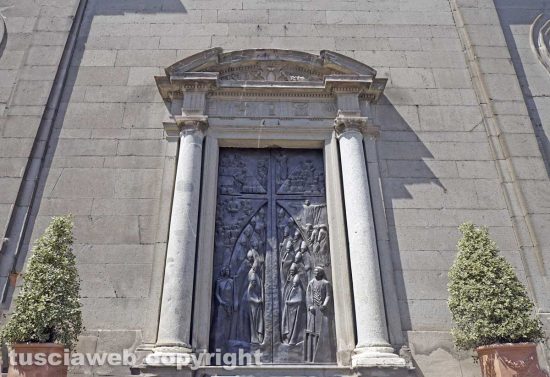 Viterbo - Le colonne d'Ercole della città dei papi