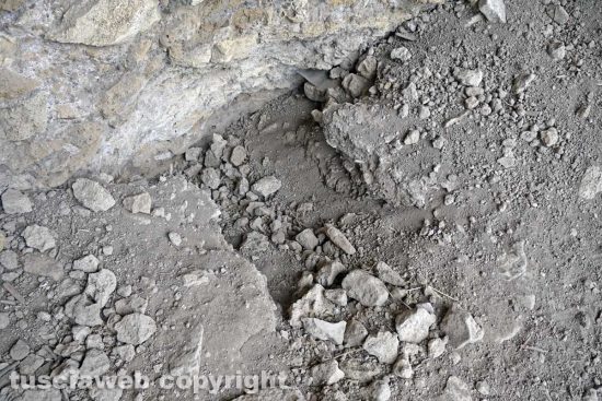 Viterbo - Gli scavi archeologici clandestini alle terme del Bacucco