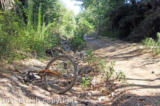 Viterbo - La voragine in strada Risiere