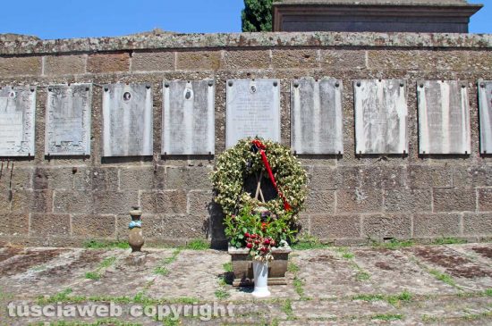 Viterbo - La Spoon River del cimitero San Lazzaro