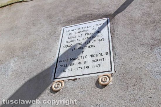 Viterbo - L'epigrafe in ricordo dei garibaldini uccisi a Porta della Verità