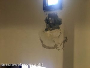 Viterbo - Via Matteotti - Le infiltrazioni d'acqua