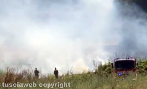 Montalto di Castro - L'incendio ai cumuli di spazzatura