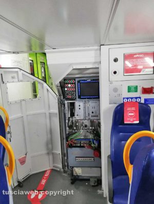 Il treno da Porta Romana a Ostiense fermo 