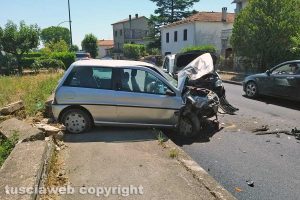Montefiascone - Frontale tra due auto