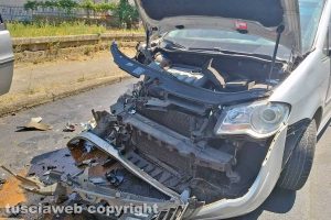 Montefiascone - Frontale tra due auto