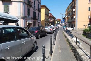 Montefiascone - L'incidente in via Dante Alighieri - Il traffico in tilt