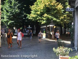 Viterbo - Ferragosto - Turisti in città