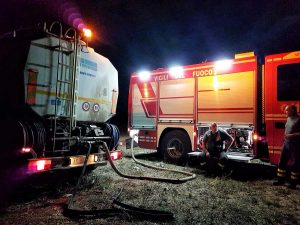 Tarquinia - Intervento dei vigili del fuoco per spegnere un incendio