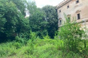 Bassano Romano - Incuria al parco di palazzo Giustiniani