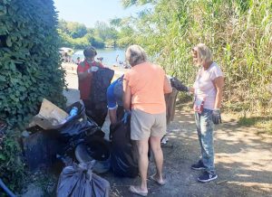 Bolsena - Il gruppo di volontari che si è dedicato alla pulizia del lago