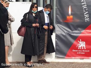 Un manifesto in tribunale per l’avvocatessa turca Ebru Timtikt