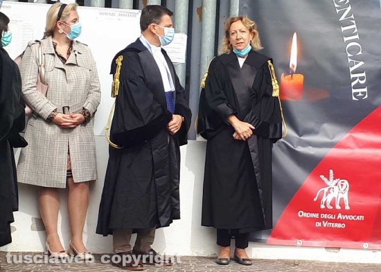 Un manifesto in tribunale per l’avvocatessa turca Ebru Timtikt