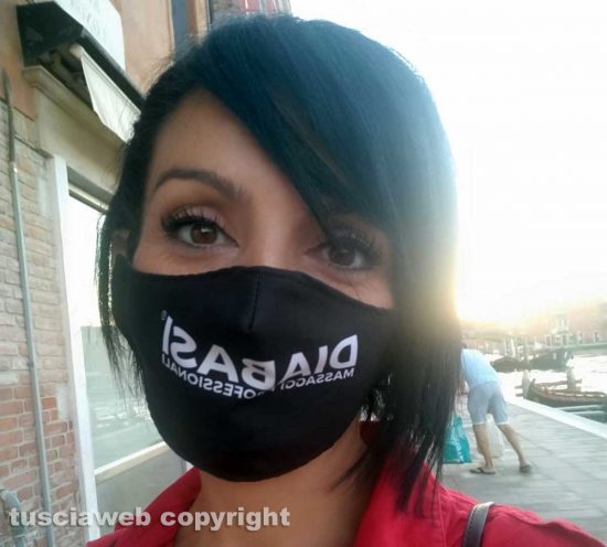 La massaggiatrice Samantha Svezia al festival di Venezia