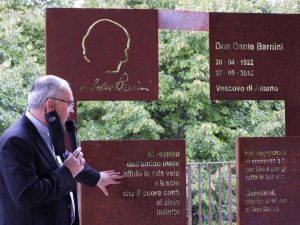 Viterbo - Intitolazione dei giardinetti di piazza della pace alla Quercia a don Dante Bernini