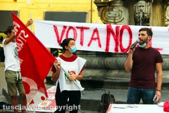 Viterbo - La manifestazione contro il taglio dei parlamentari
