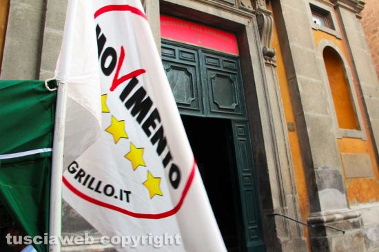 Viterbo - Il gazebo del Movimento 5 Stelle