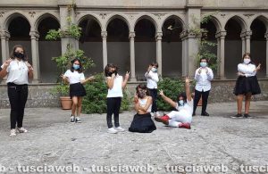 Viterbo - I Contrappunto Kids nel chiostro de La Quercia
