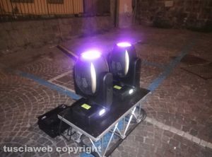 Santa Rosa - Il sindaco Giovanni Arena accende i fasci di luce a piazza San Sisto e davanti alla basilica