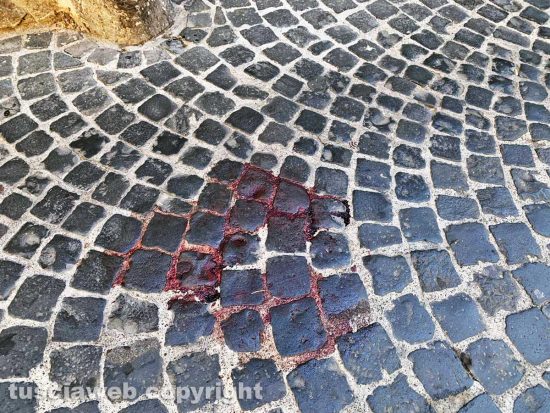 Aggressione nel centro storico di Viterbo - Due giovani accoltellati in via Valle Piatta