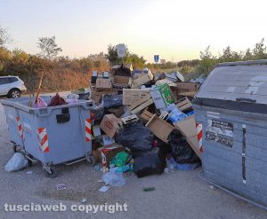 Viterbo - Isola ecologica a strada Ponte del diavolo