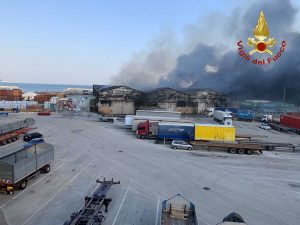 Ancona - Incendio al porto