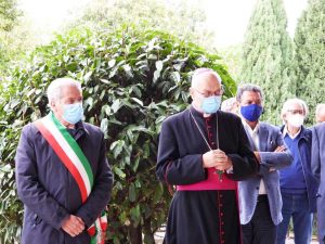Viterbo - Intitolazione dei giardinetti di piazza della pace alla Quercia a don Dante Bernini